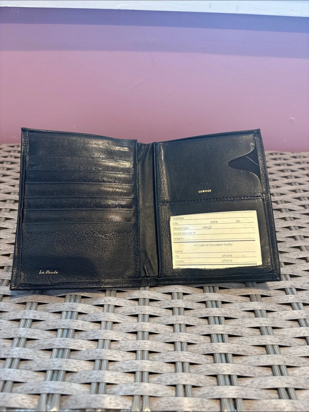 La Garde large black